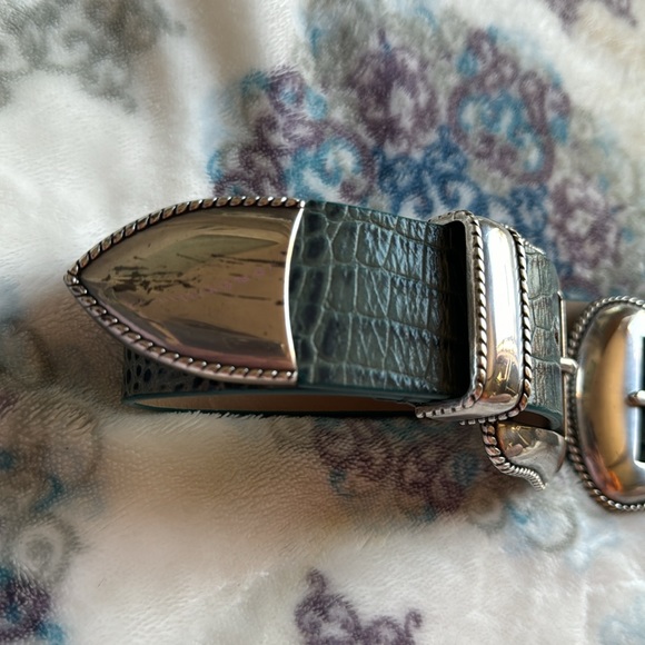 Gorgeous belt by B-low the belt - like new